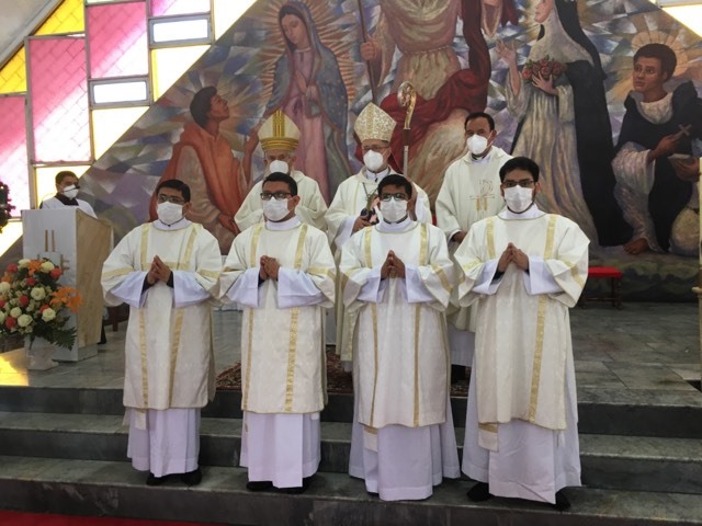 Obispo de Carabayllo ordena cuatro nuevos diáconos